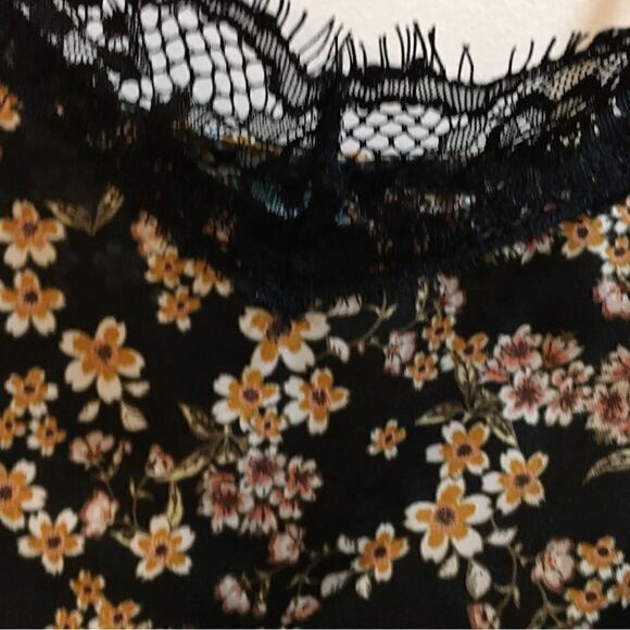 Plus Size Satin like eyelash lace adjustable cami Top - Picture 3 of 6